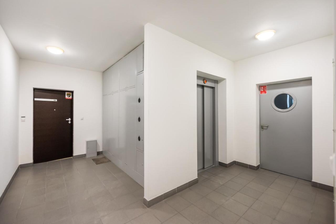 Wola Sunshine Apartment Free Parking وارسو المظهر الخارجي الصورة